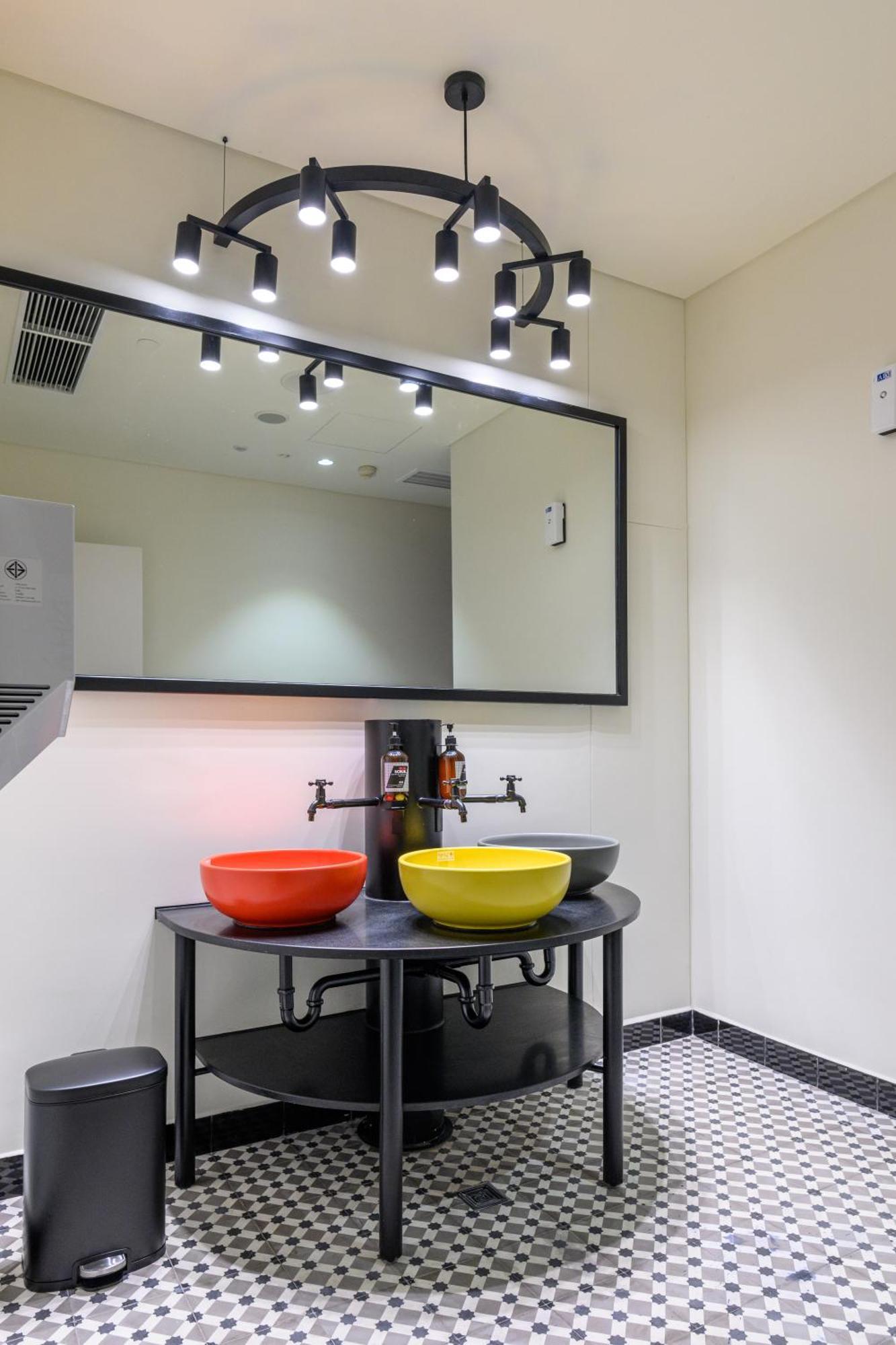 Wink Hotel Can Tho Ninh Kieu Wharf - 24Hrs Stay & Rooftop Pool Bar Экстерьер фото